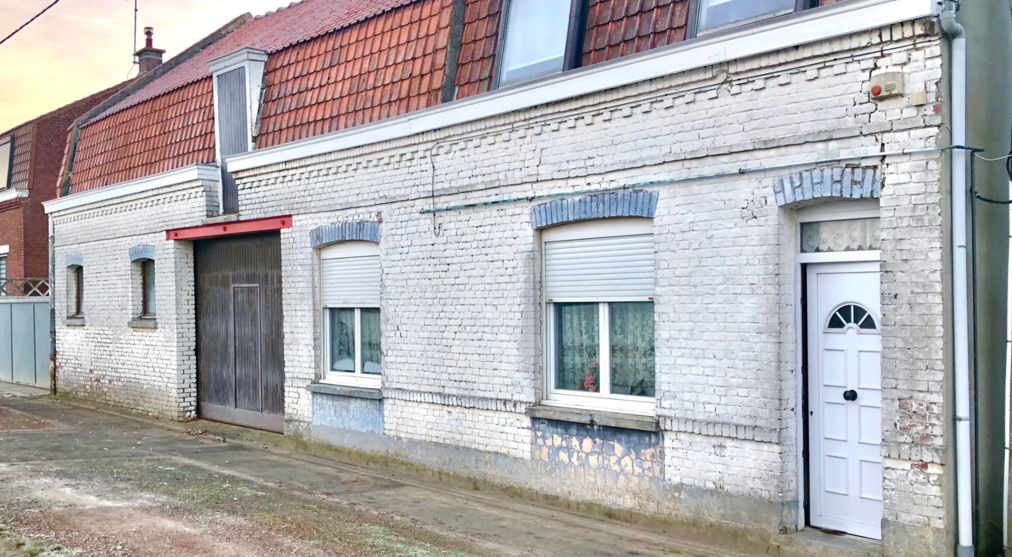 ravalement-de-facade-dune-maison-a-perenchie-avant