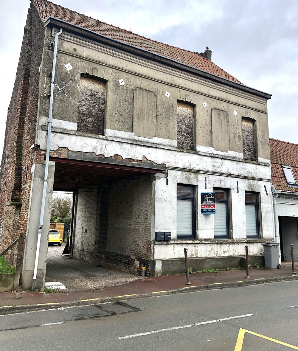 ravalement-de-facade-dune-maison-a-bousbecque-avant